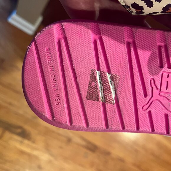 Puma pink leopard pront slides big kids size 6 - Picture 5 of 8